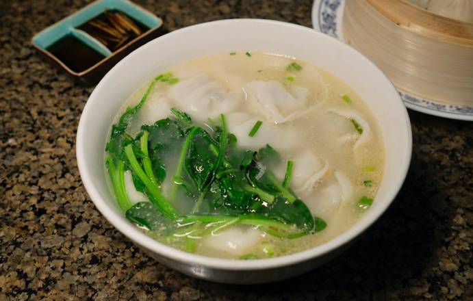 Shanghai Style Wonton In Soup 10pc 荠菜馄饨